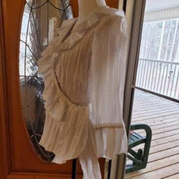 Gorgeous JACKIE JON NEW YORK Elegant Ruffled Blouse, size 8 - Picture 2 of 6